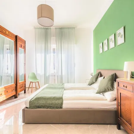 アパート Hostly - Colorhome Midtown - Unique 3 With 3 Private Bathrooms ピサ