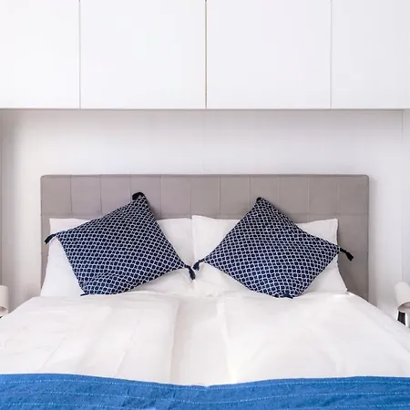 アパート Hostly - Colorhome Midtown - Unique 3 With 3 Private Bathrooms ピサ