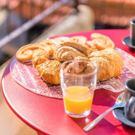 アパート Hostly - Colorhome Midtown - Unique 3 With 3 Private Bathrooms ピサ