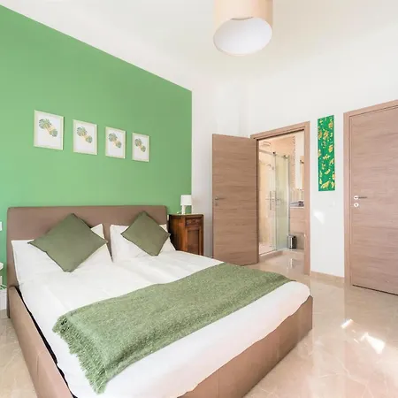 Hostly - Colorhome Midtown - Unique 3 With 3 Private Bathrooms アパート ピサ