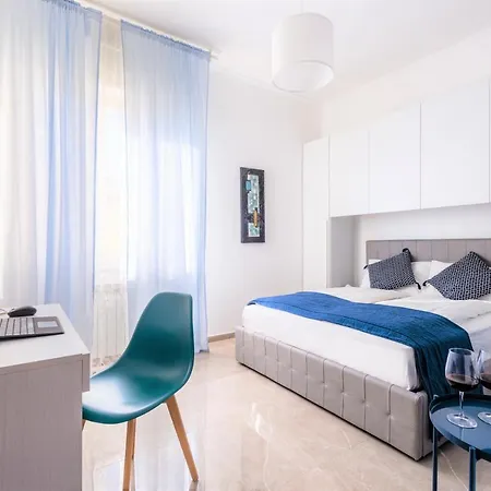 Hostly - Colorhome Midtown - Unique 3 With 3 Private Bathrooms アパート ピサ