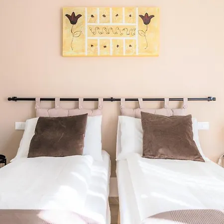 Hostly - Colorhome Midtown - Unique 3 With 3 Private Bathrooms