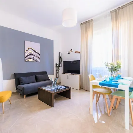 Hostly - Colorhome Midtown - Unique 3 With 3 Private Bathrooms Pisa
