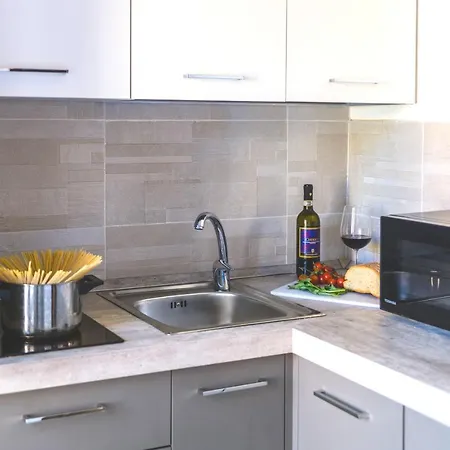 Apartment Hostly - Colorhome Midtown - Unique 3 With 3 Private Bathrooms Pisa